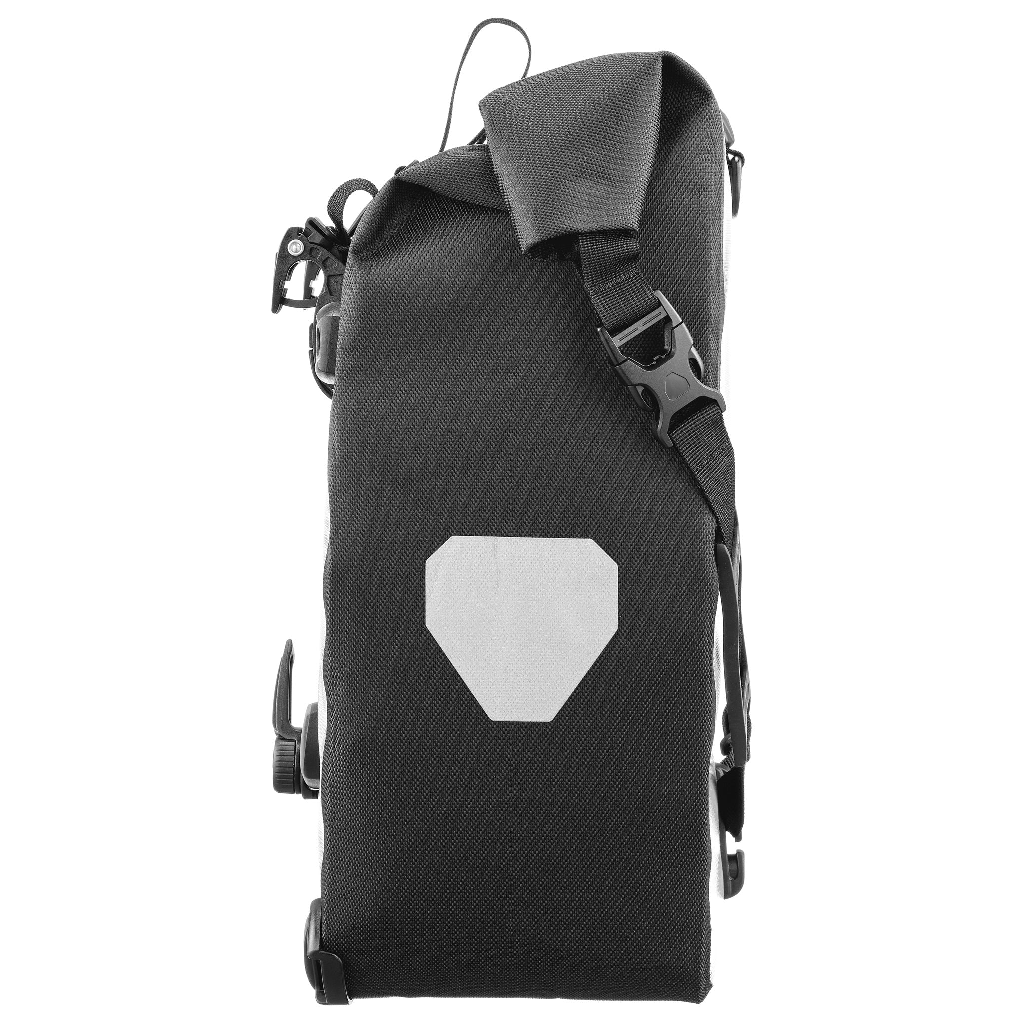 Seitenansicht der ORTLIEB Back-Roller Design Tasche in Route No.1 mit reflektierendem Element
